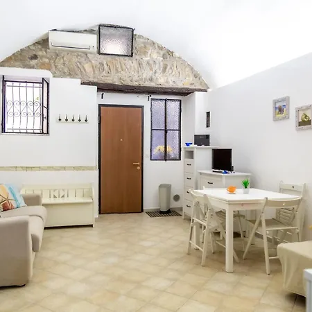 Apartman 216b - Monolocale Lapigna Sanremo, Centro Storico *